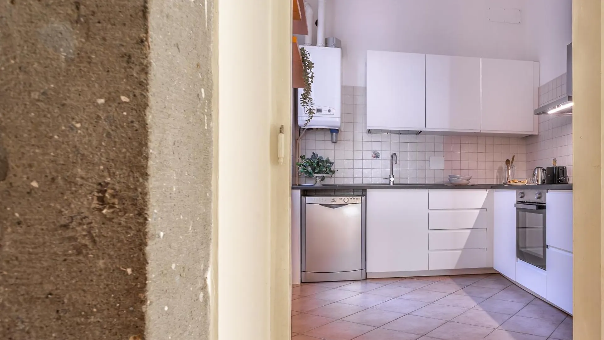 Iflat Space And Comfort In The Heart Of Monti Rome