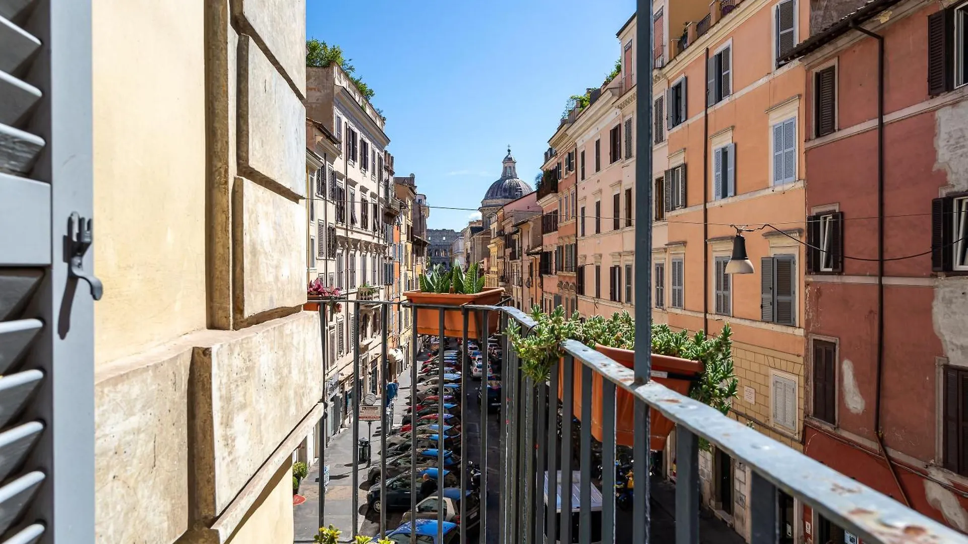 Iflat Space And Comfort In The Heart Of Monti Rome 0*,