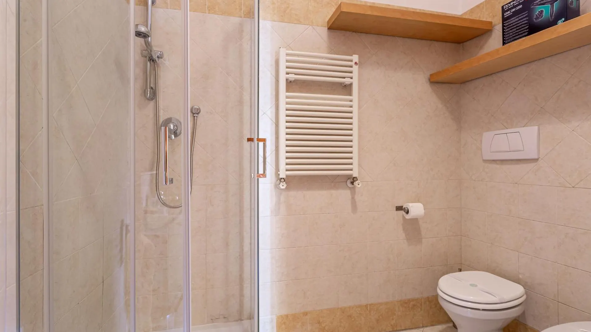 Iflat Space And Comfort In The Heart Of Monti Rome 0*,  Italy