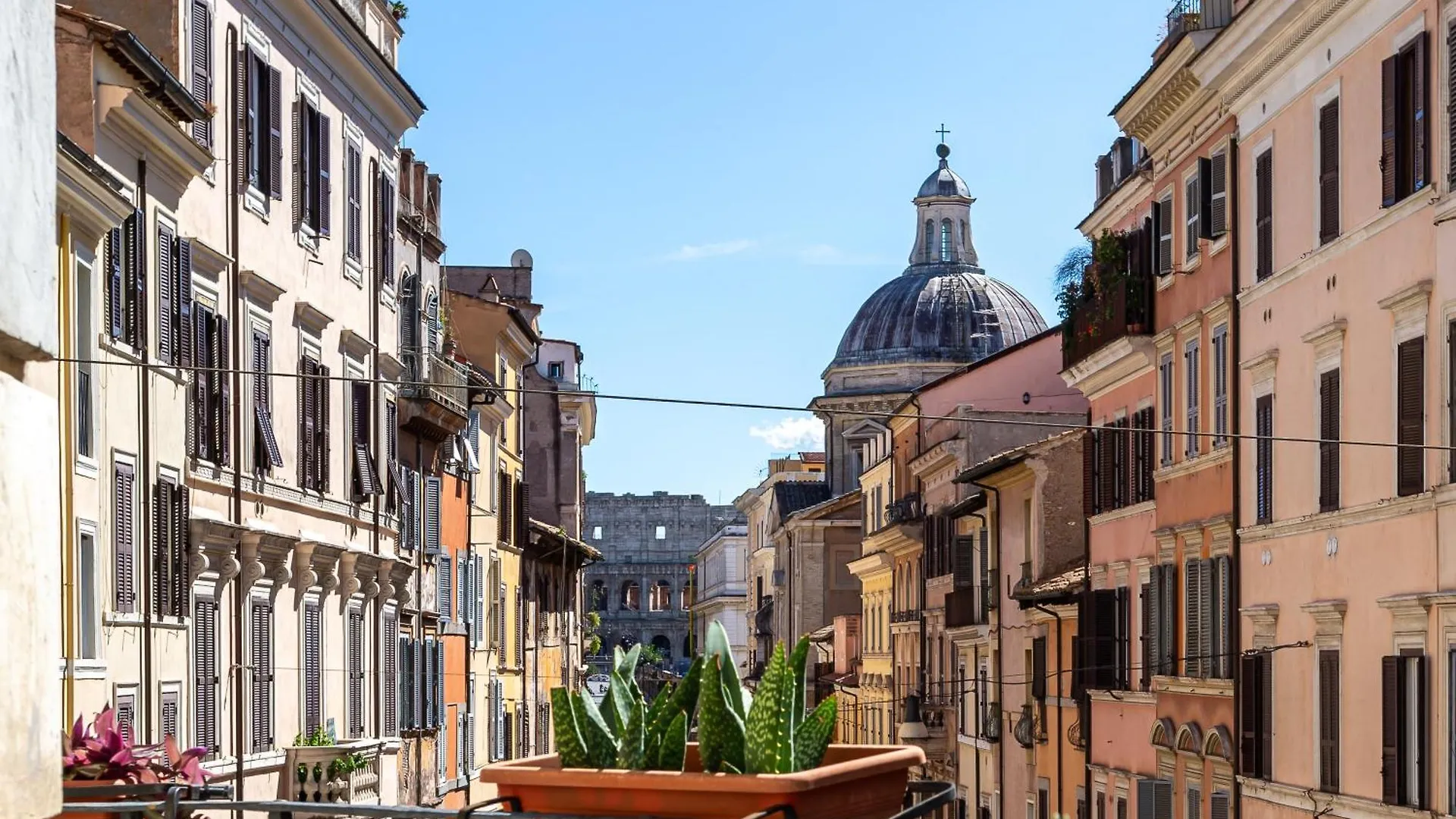 Iflat Space And Comfort In The Heart Of Monti Rome