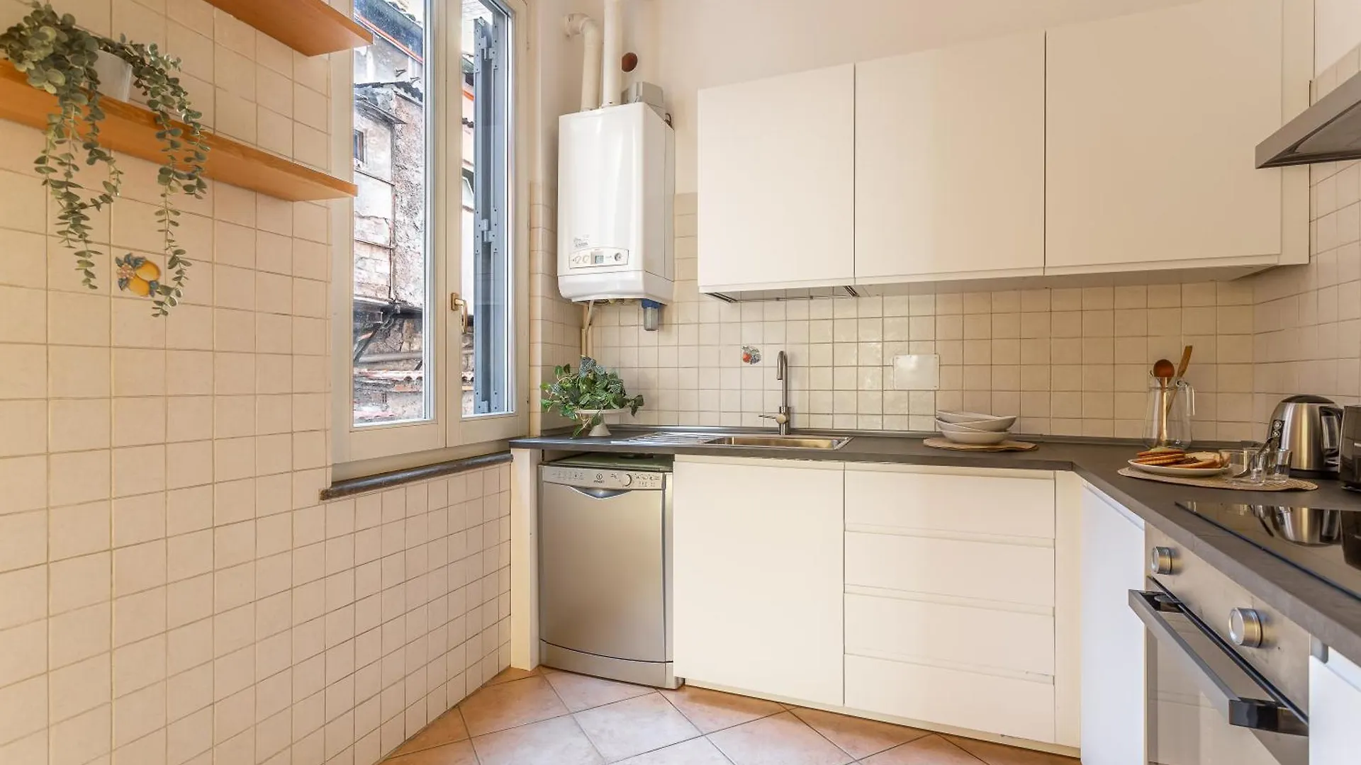 Iflat Space And Comfort In The Heart Of Monti Rome Apartment
