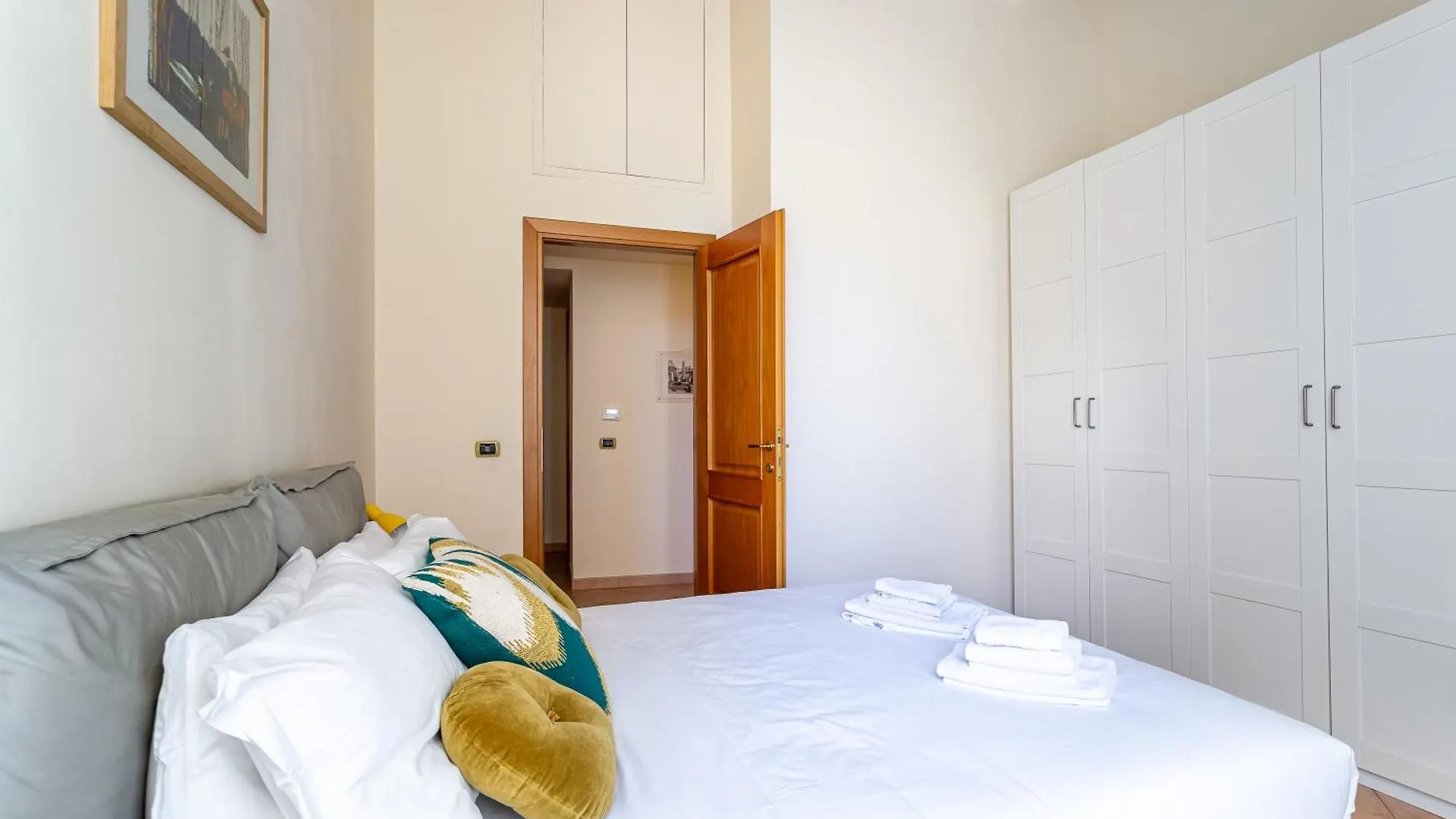 Iflat Space And Comfort In The Heart Of Monti Rome Apartment